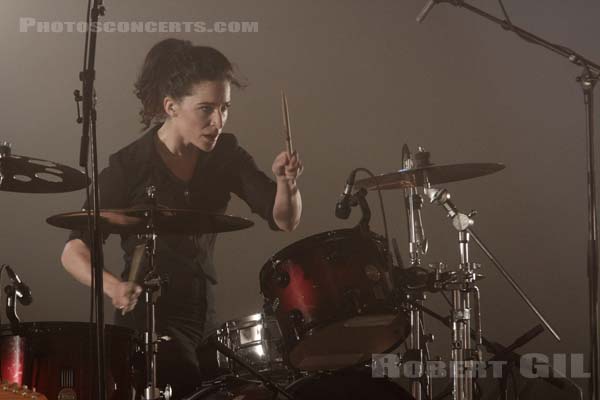 SAVAGES - 2013-10-31 - PARIS - Grande Halle de La Villette - Fay Milton